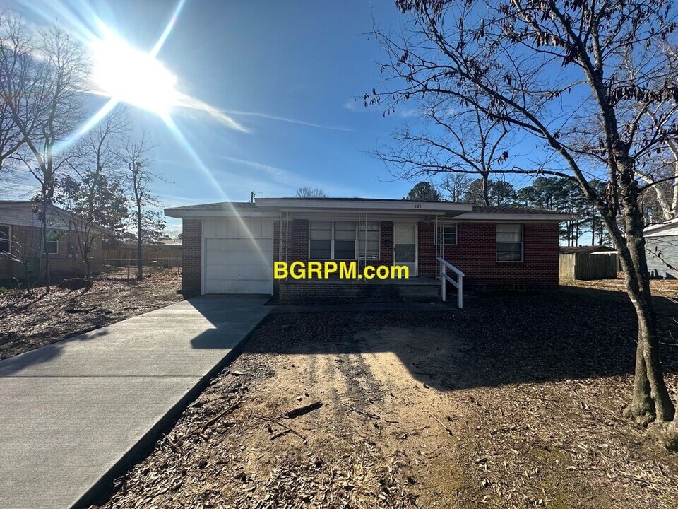 1211 Lee St in Jacksonville, AR - Building Photo