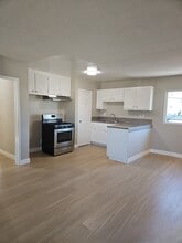 8445 Tobias Ave in Los Angeles, CA - Building Photo - Building Photo