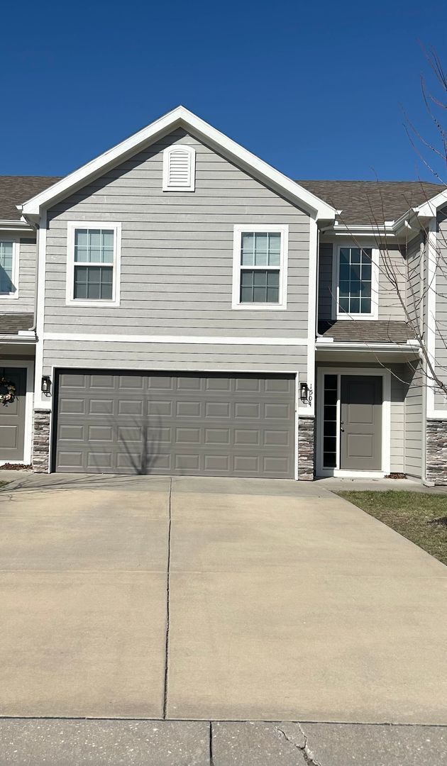 1504 NE Erin Ct in Grain Valley, MO - Building Photo - Building Photo