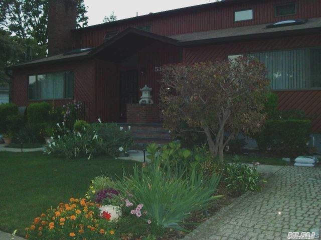 53 Kirkwood Rd in Port Washington, NY - Building Photo