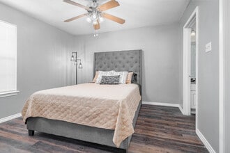 Stratton Park Apartments in San Antonio, TX - Foto de edificio - Building Photo