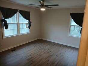 782 Linda Way, Unit Bedroom 1 in Forest Park, GA - Building Photo - Building Photo