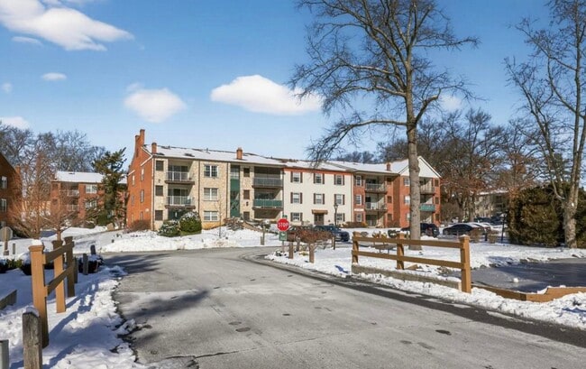 419 Drummers Ln in Wayne, PA - Building Photo - Building Photo