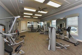 8332 Enclave Way, Unit 102 in Sarasota, FL - Building Photo - Building Photo