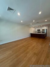 120 Gerry Rd in Brookline, MA - Foto de edificio - Building Photo