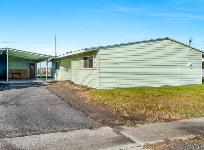 141 Carswell Dr in Moses Lake, WA - Building Photo - Building Photo