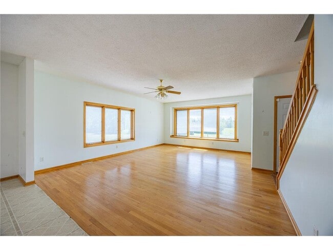 23865 County Rd 10 in Loretto, MN - Building Photo - Building Photo