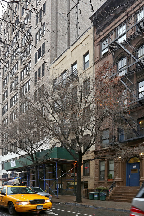 353 W 44th St in New York, NY - Foto de edificio