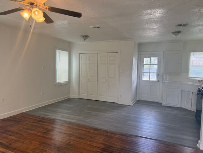 1621 N 18th St in Waco, TX - Building Photo - Building Photo