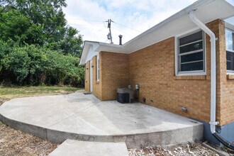 2407 Clark Ln, Unit A in Columbia, MO - Building Photo - Building Photo