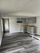 8102 Yale St in Houston, TX - Building Photo - Building Photo