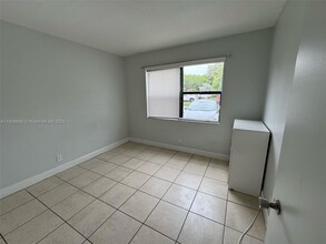 10002 Winding Lake Rd in Sunrise, FL - Building Photo - Building Photo