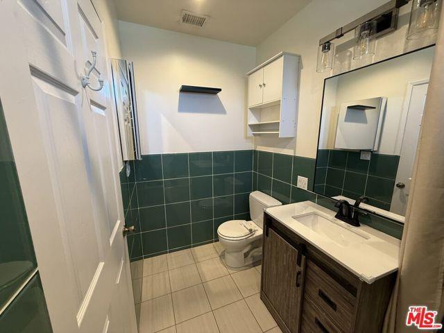 property at 8117 Bleriot Ave