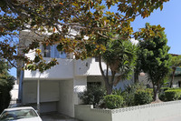 10506 Eastborne Ave in Los Angeles, CA - Building Photo - Building Photo