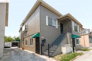 3110 Martin Luther King Jr Way in Berkeley, CA - Building Photo