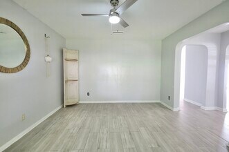 1005 Wilburn St in League City, TX - Building Photo - Building Photo