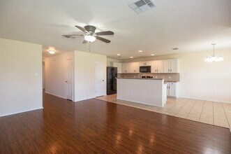 620 Quarter Ave in Buda, TX - Building Photo - Building Photo