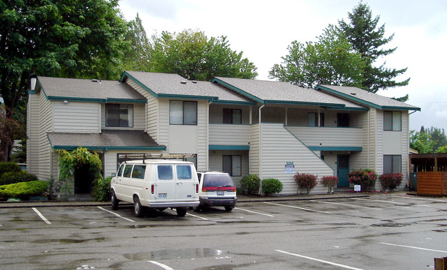 Healy Court Apartments in North Bend, WA - Building Photo - Building Photo