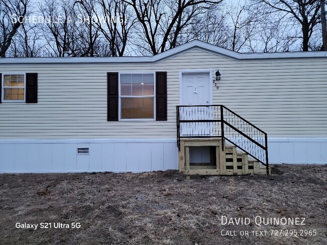 220 Macon Dr in Rockford, IL - Building Photo - Building Photo