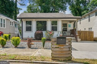 1056 Harwell St NW in Atlanta, GA - Building Photo