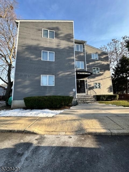 52 Heckel St-Unit -201 in Belleville, NJ - Foto de edificio