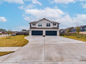 7209 Grenadine Bloom Bnd in Del Valle, TX - Building Photo - Building Photo