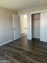 2330 Glendale Terrace, Unit C2 in Alexandria, VA - Building Photo - Building Photo