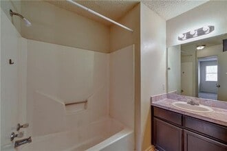 616 Race St, Unit D in Crowley, TX - Building Photo - Building Photo