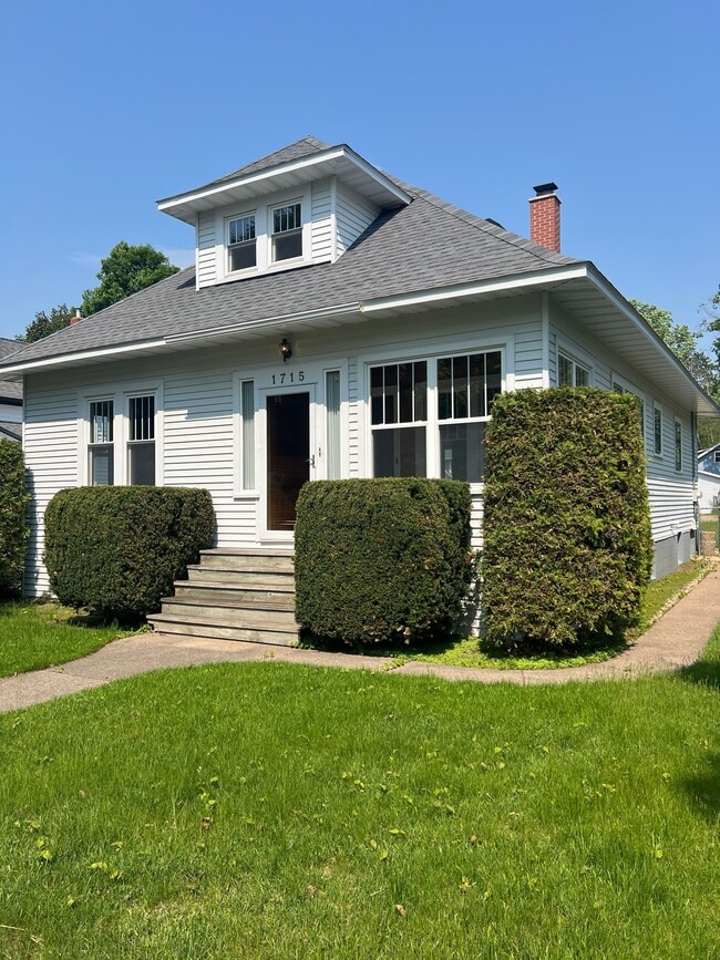 property at 1715 Fairmount St