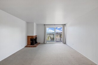 Marina Height Apartments in San Francisco, CA - Building Photo - Interior Photo