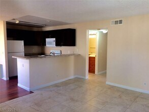 2979 Juniper Hills Blvd in Las Vegas, NV - Building Photo - Building Photo