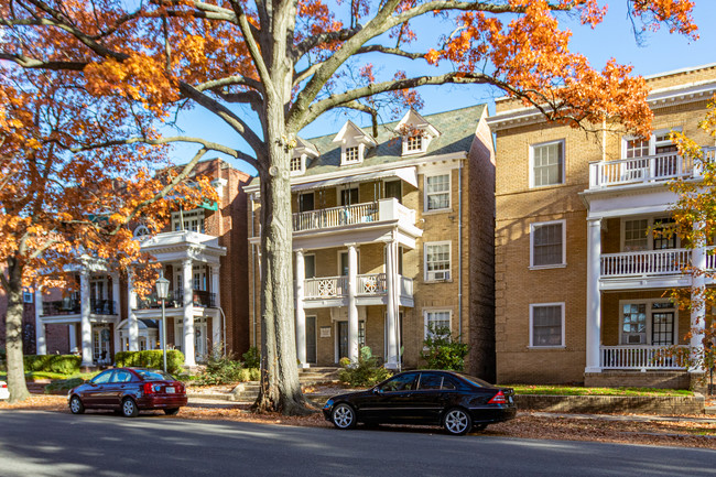 3004 Monument Ave in Richmond, VA - Building Photo - Building Photo