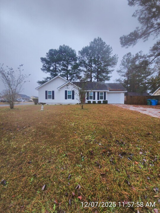 323 Aubrey Ave in Rincon, GA - Building Photo