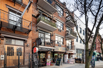 201 Bedford Ave in Brooklyn, NY - Building Photo - Building Photo