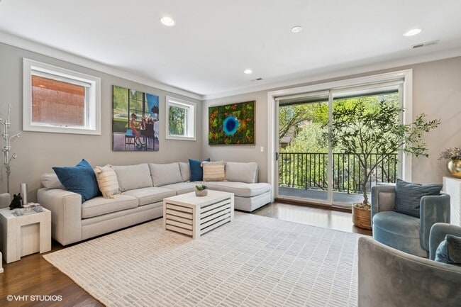 637 W Melrose St in Chicago, IL - Building Photo - Building Photo