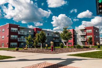 Arbor Courts in Fargo, ND - Building Photo - Building Photo