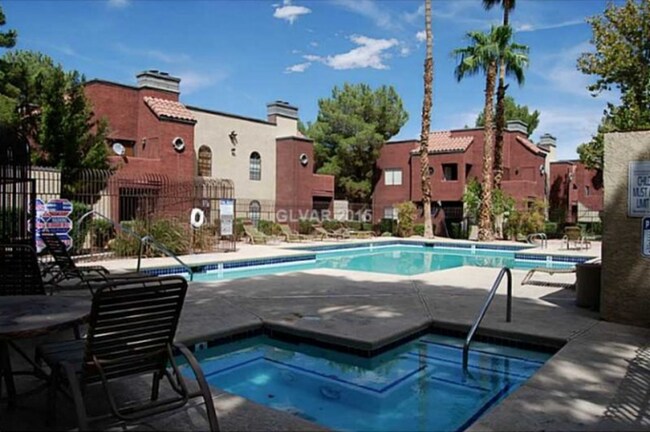 4050 Pacific Harbors Dr, Unit #14 in Las Vegas, NV - Foto de edificio - Building Photo