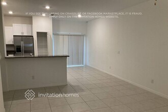 8286 Crescent Oaks Dr in New Port Richey, FL - Building Photo - Building Photo