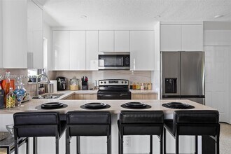 70 NE 186th Terrace in Miami, FL - Building Photo - Building Photo