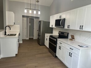 6686 Browns Mill Ferry Dr in Stonecrest, GA - Building Photo - Building Photo