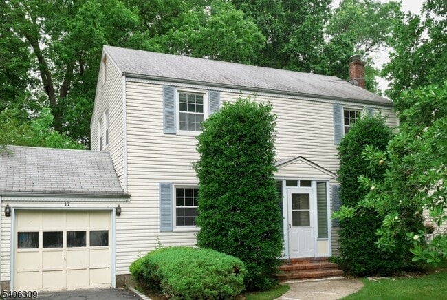 property at 17 Wellington Rd