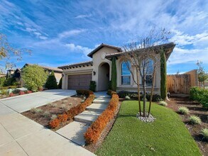 1707 N Megan Ave in Clovis, CA - Building Photo - Building Photo