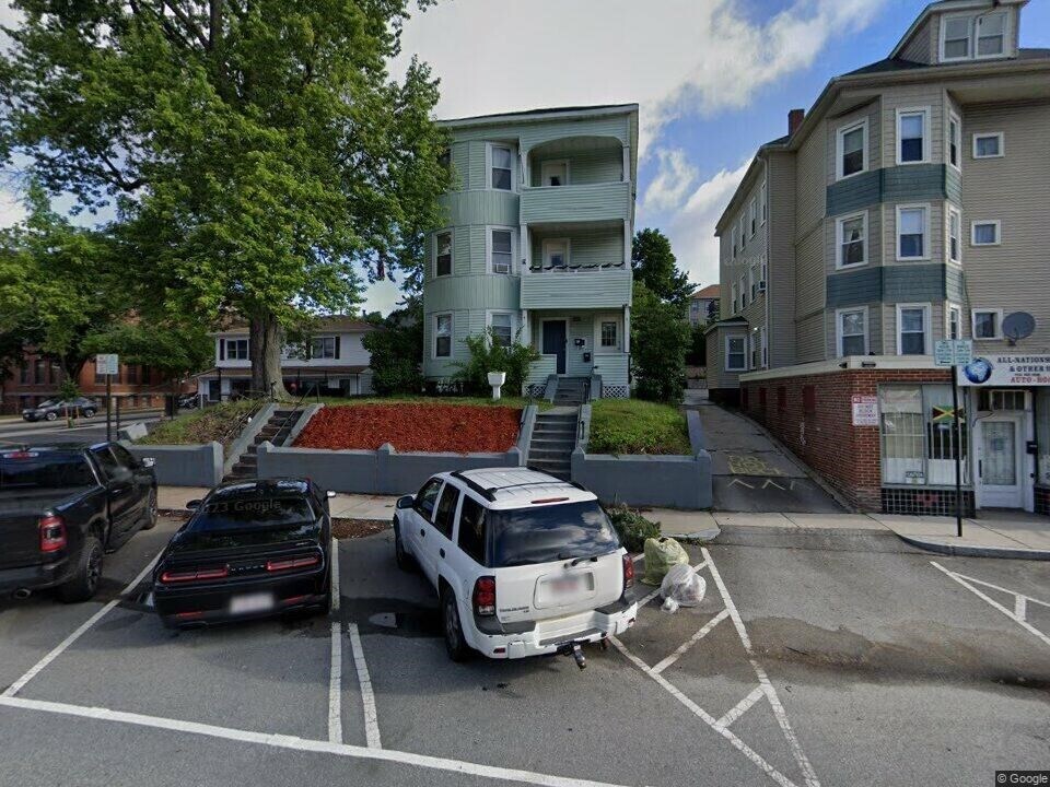 57 Hamilton St in Worcester, MA - Building Photo