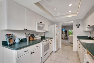 1251 Sugar Sands Blvd in West Palm Beach, FL - Building Photo - Building Photo