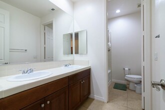 35481 Domani Dr in Palm Desert, CA - Foto de edificio - Building Photo