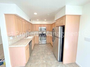 1061 Avila Terraza in Fremont, CA - Building Photo - Building Photo