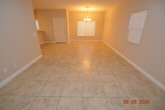 9598 Greensburg Ave in Las Vegas, NV - Building Photo - Building Photo