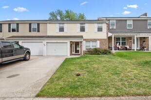 6420 Thomas Paine Ct in Bensalem, PA - Building Photo