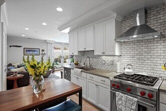 881 E 2nd St, Unit 1 in Boston, MA - Building Photo - Building Photo