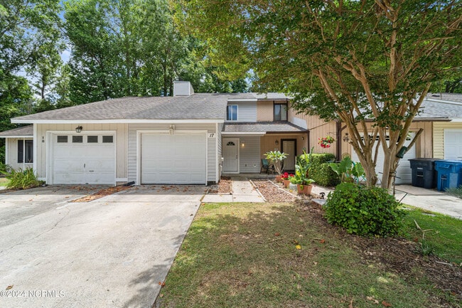 property at 17 S Onsville Pl